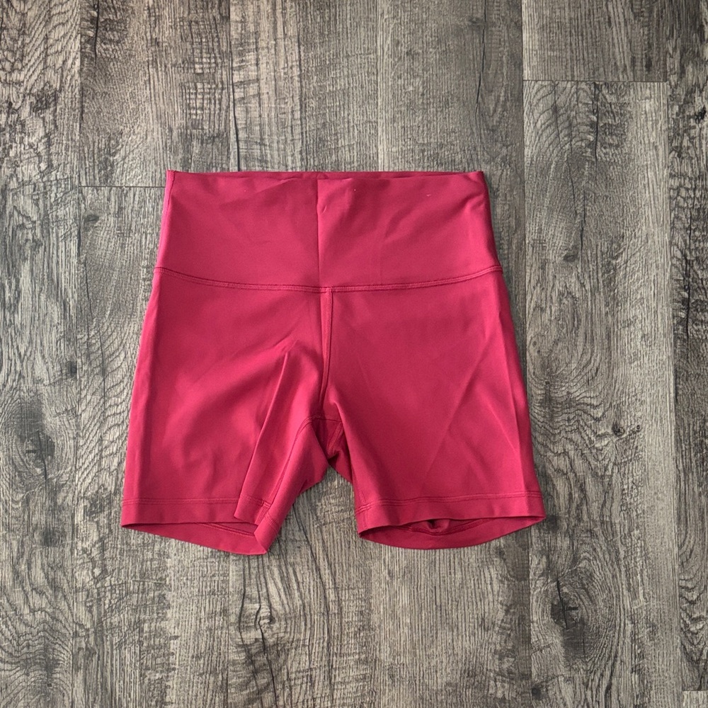 Lululemon WunderTrain High-Rise 6 Inch Bike Shorts - Pink - Size 8
